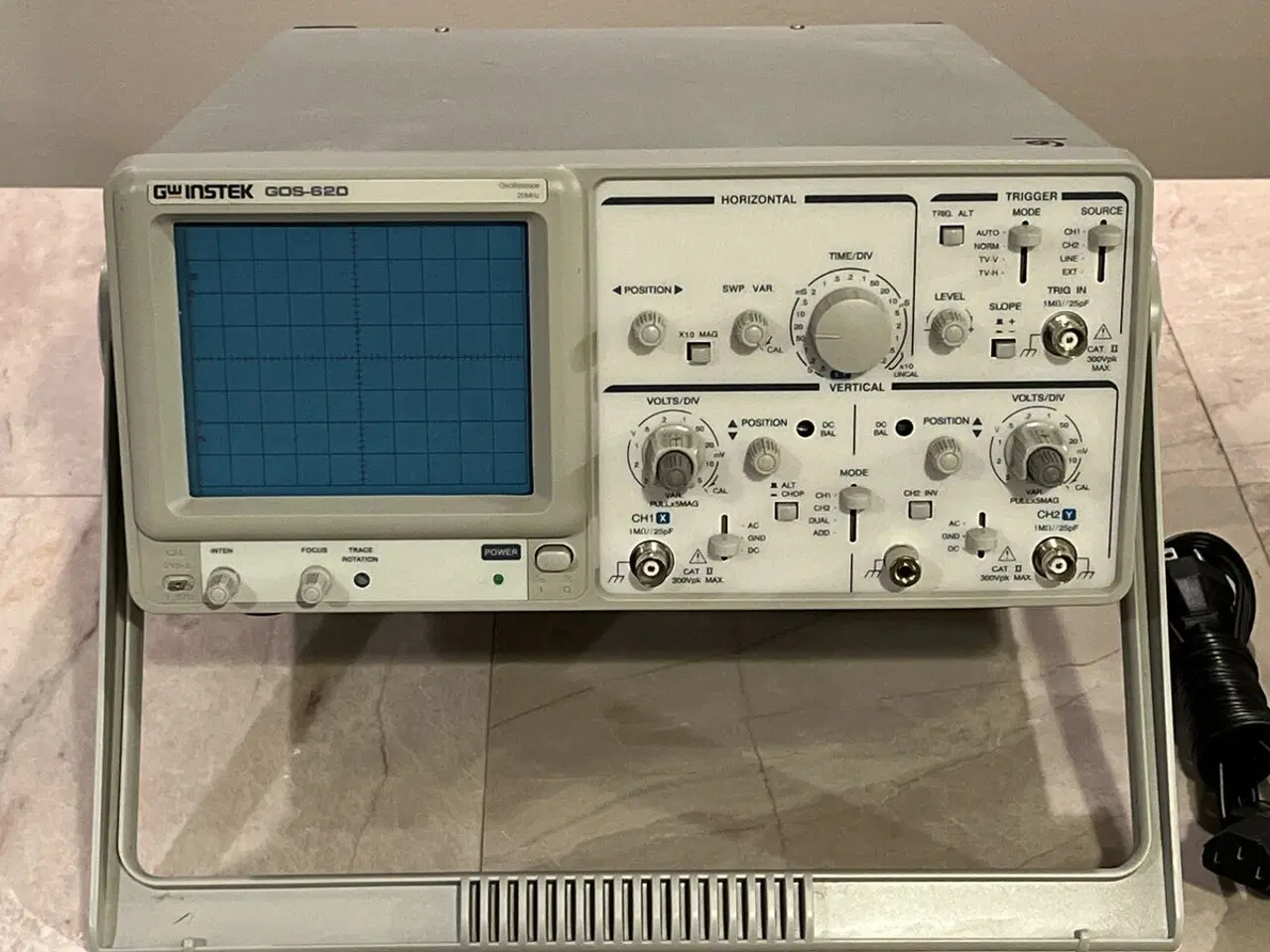 Billede 1 -  Instek GOS-620 20MHz Analog Oscilliscope