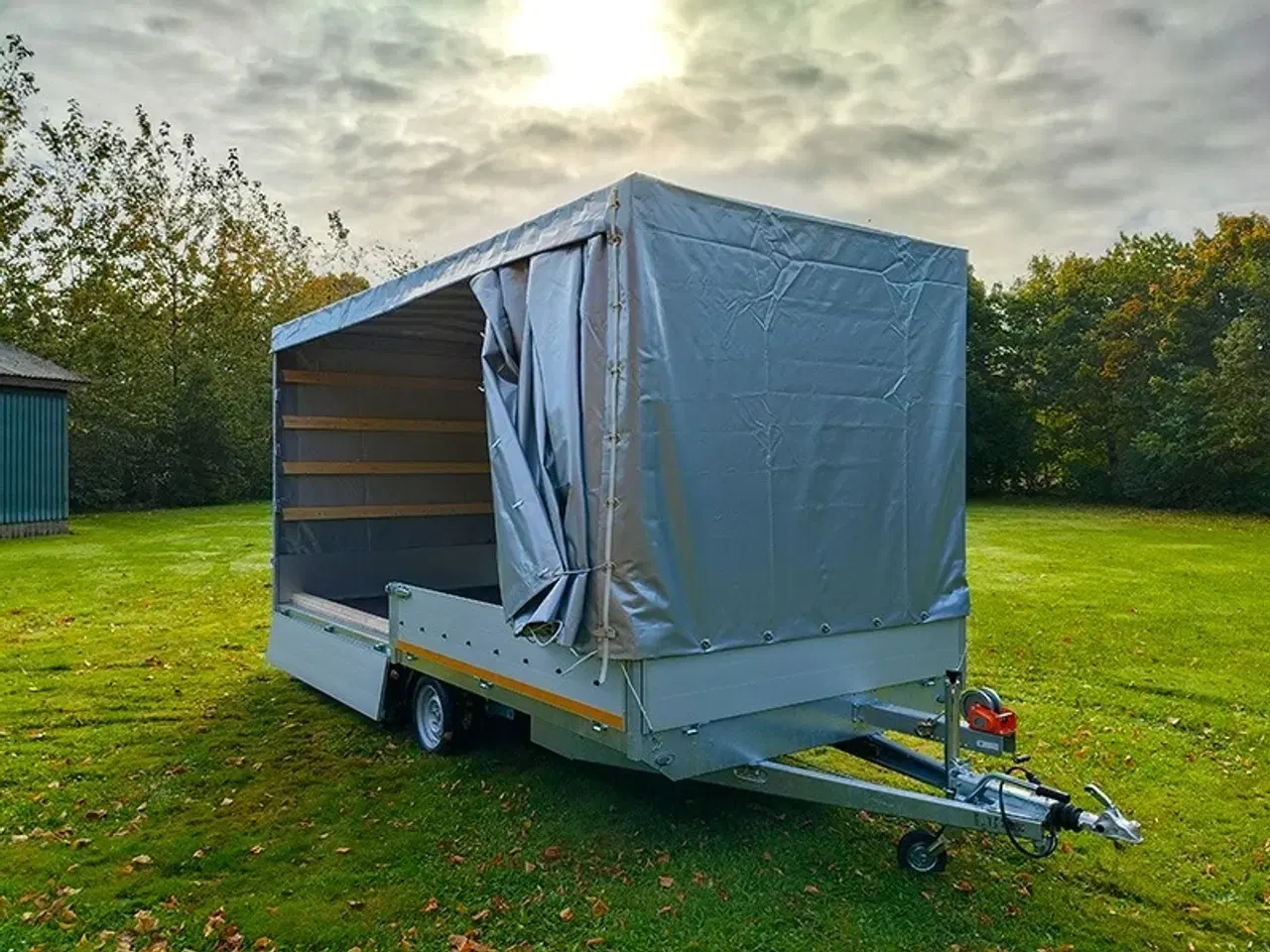 Billede 4 - Høj presenning m. gardinsider til Eduard 5022 trailer