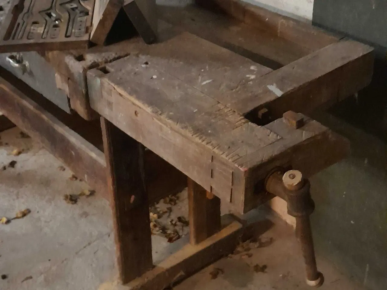 Billede 1 - Høvlbænk og gevindværktøj bortgives