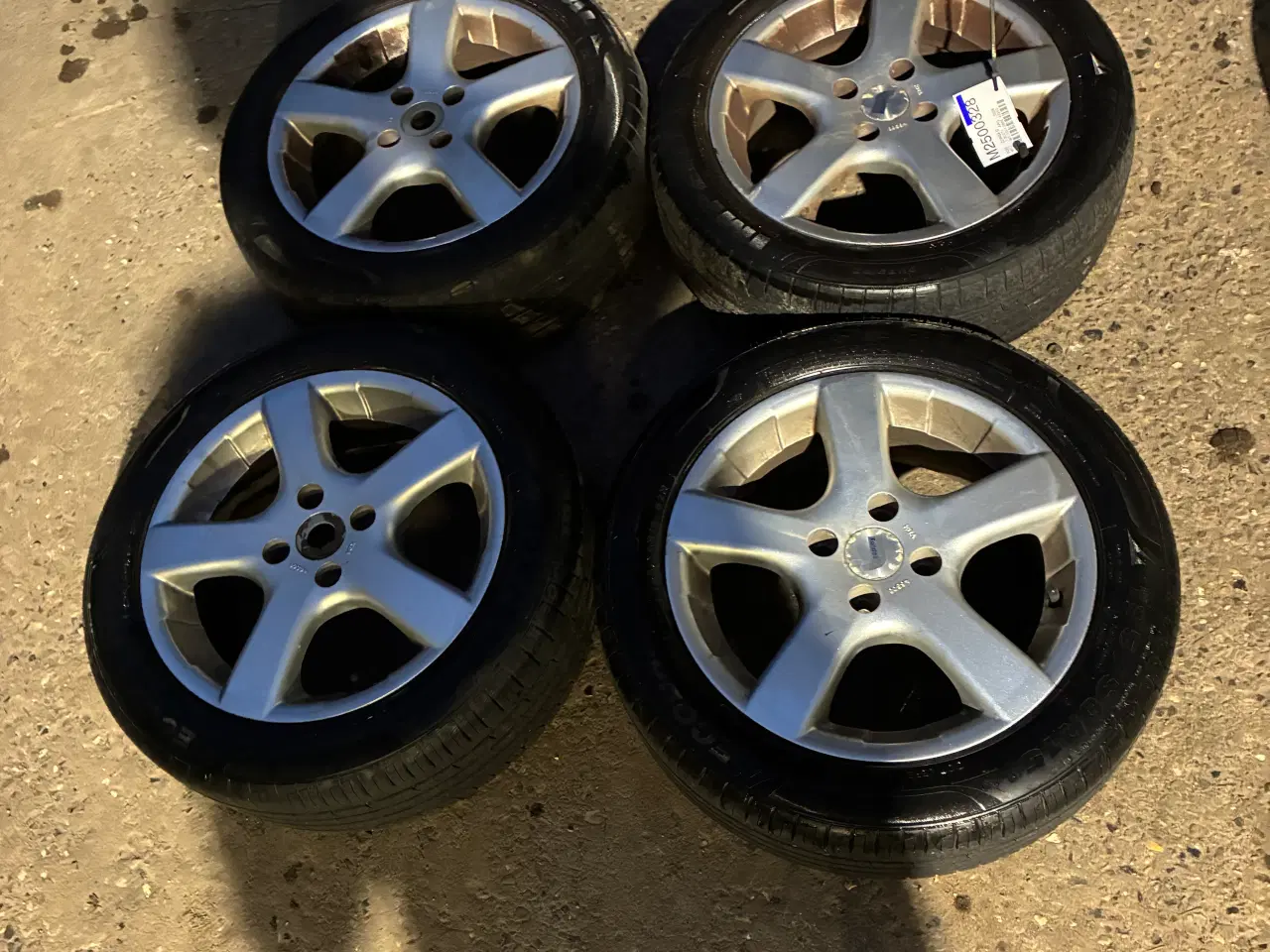 Billede 1 - Corsa hjulsæt med masser af mønster