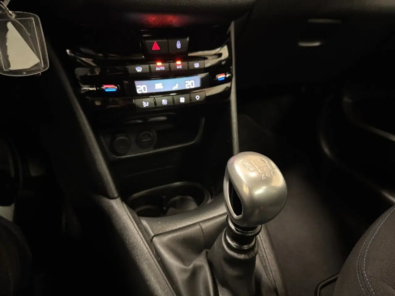 Billede 11 - Peugeot 208 1,5 BlueHDi 100 Allure Sky