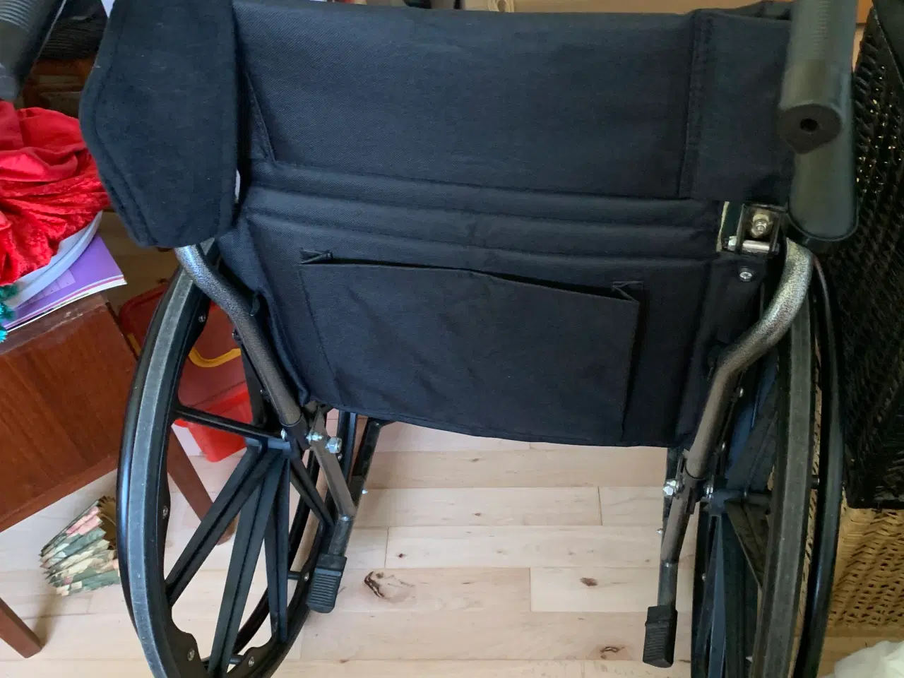 Billede 2 - KørestolB