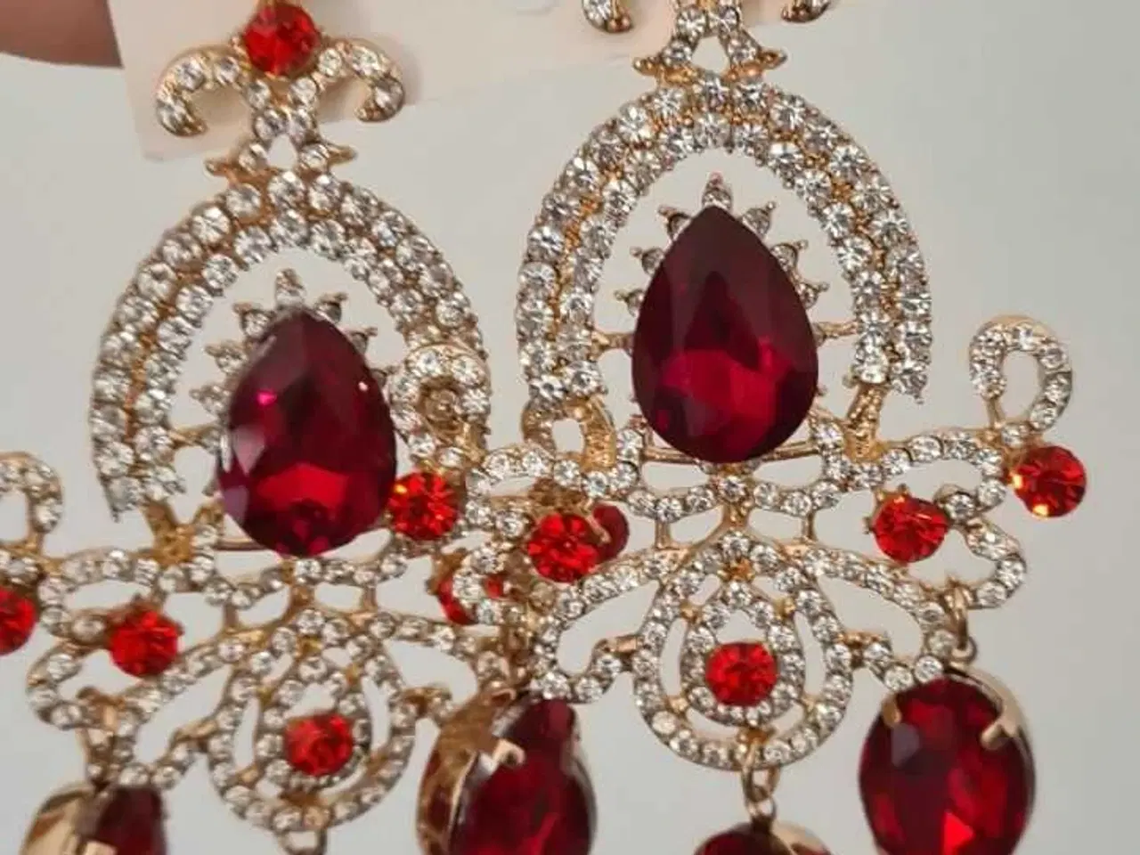 Billede 1 - Røde øreringe