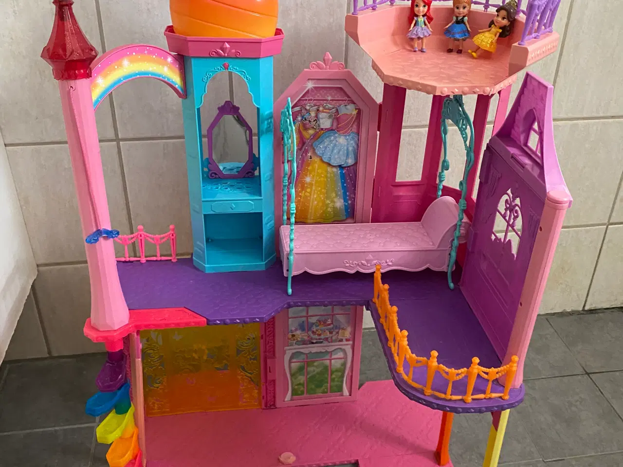 Billede 1 - Barbie dukkehus