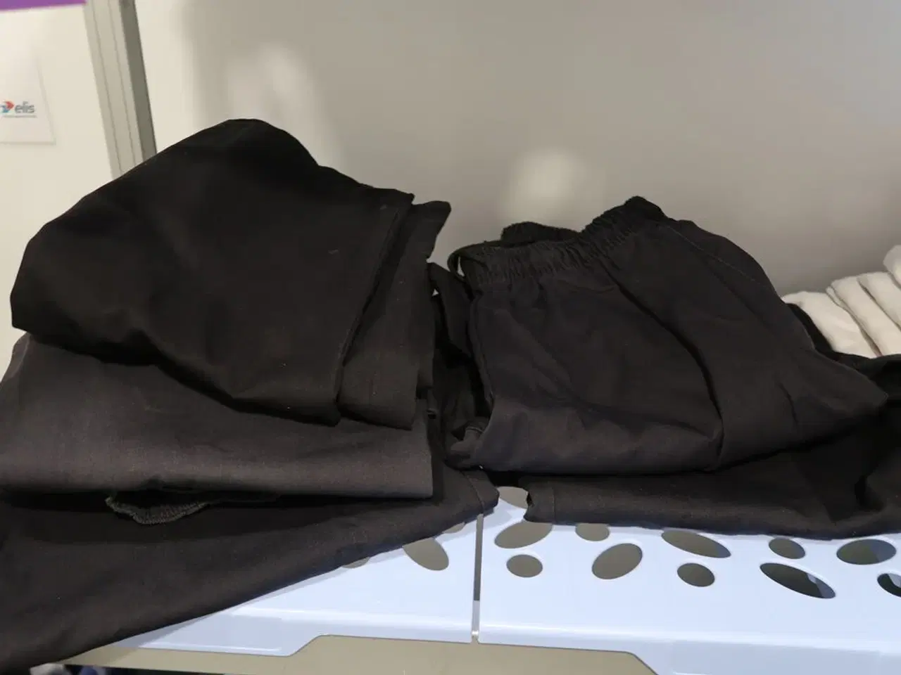 Billede 3 - Stort parti tjernertøj på reol