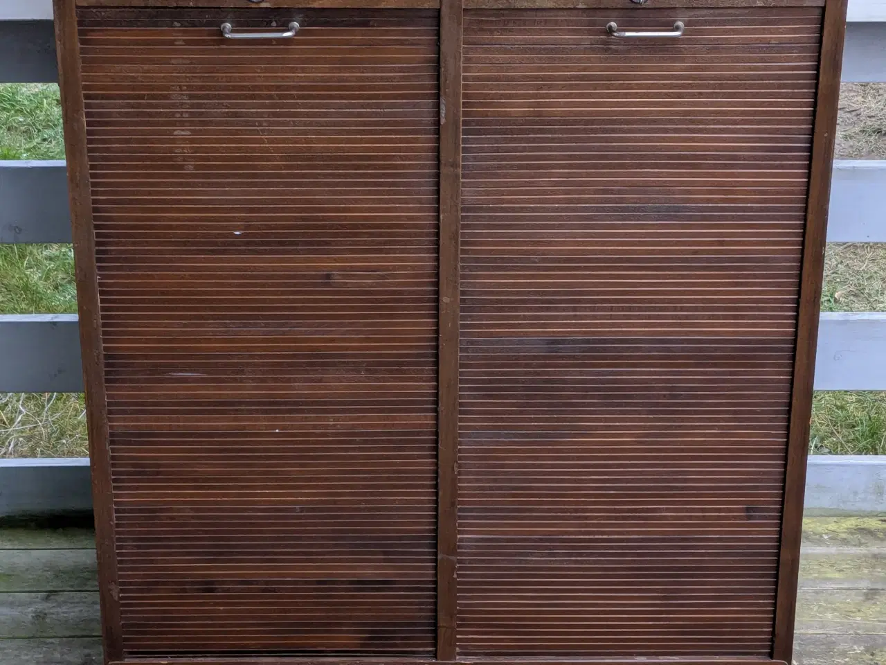 Billede 1 - Retro Arkivskab med 2 jalousi låger.