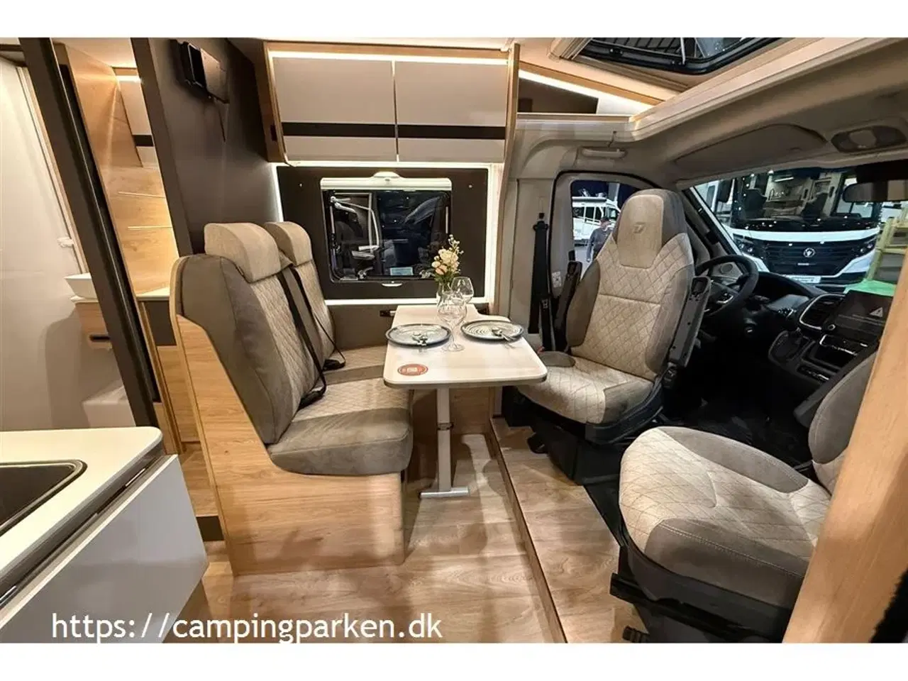 Billede 5 - 2026 - Dethleffs Globebus Camp Active T4   Eksklusiv nyhed fra Dethleffs! Smal/kort delintegreret Globebus T4 Active