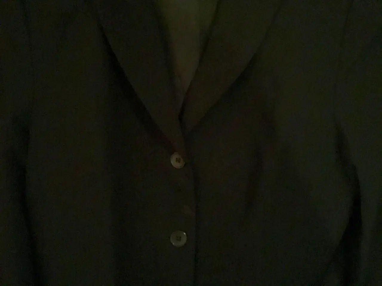 Billede 8 - Lang sort jakke til salg