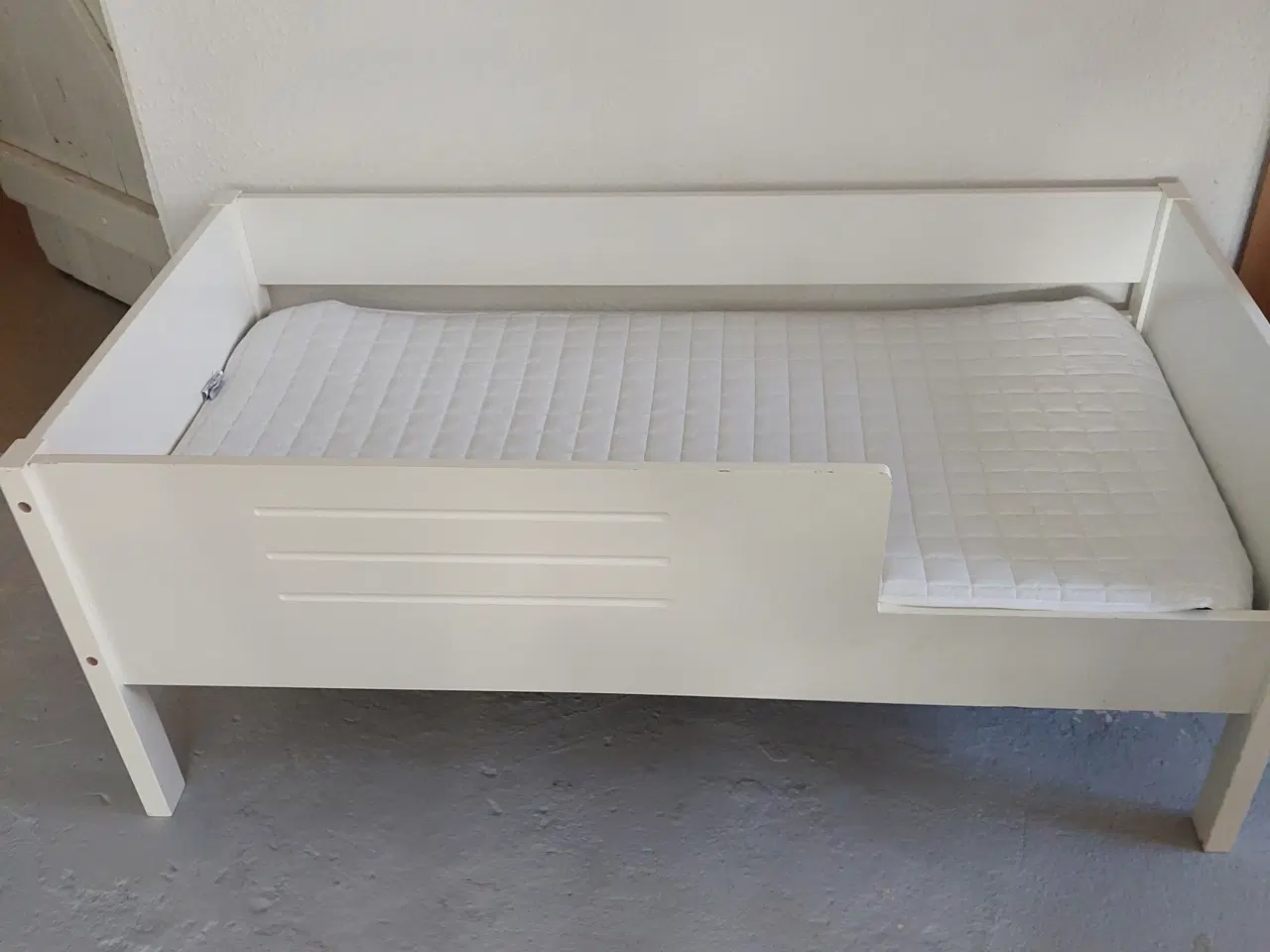 Billede 3 - Juniorseng velholdt med madras