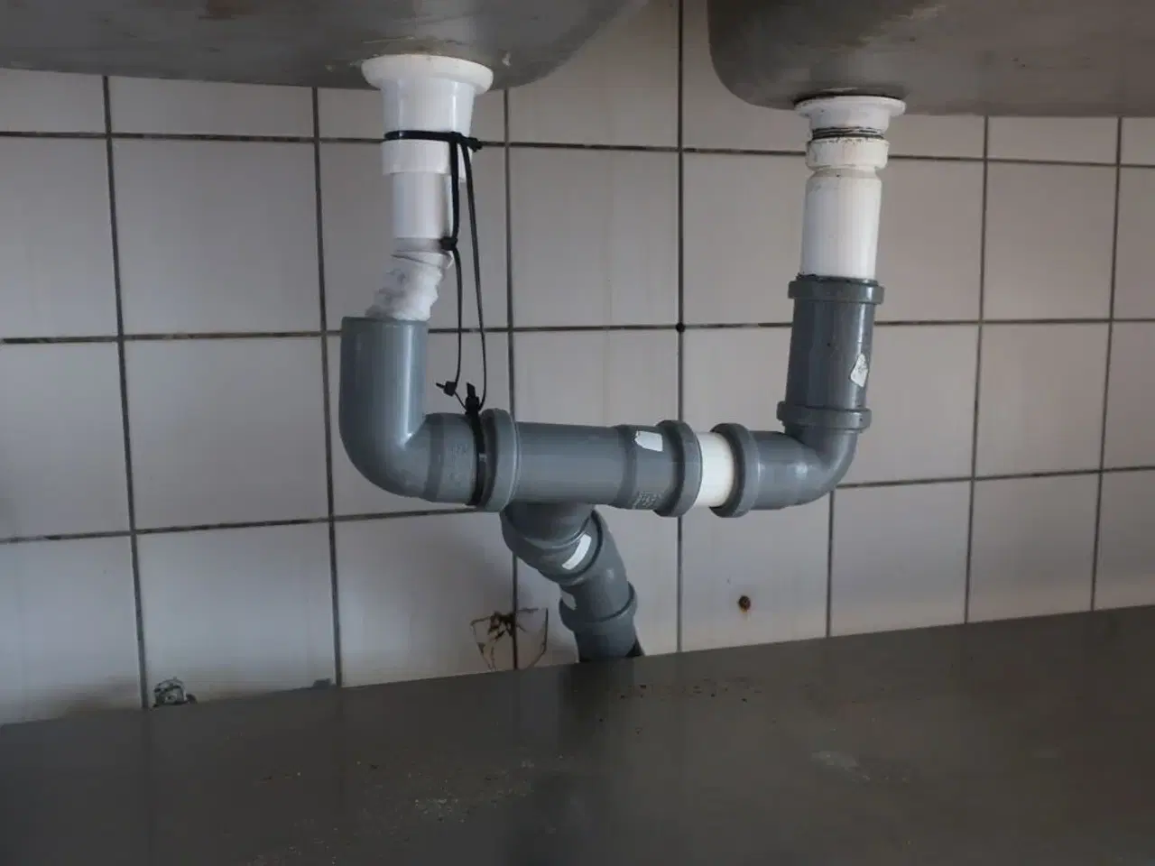 Billede 4 - Dobbelt vaskebord uden armatur