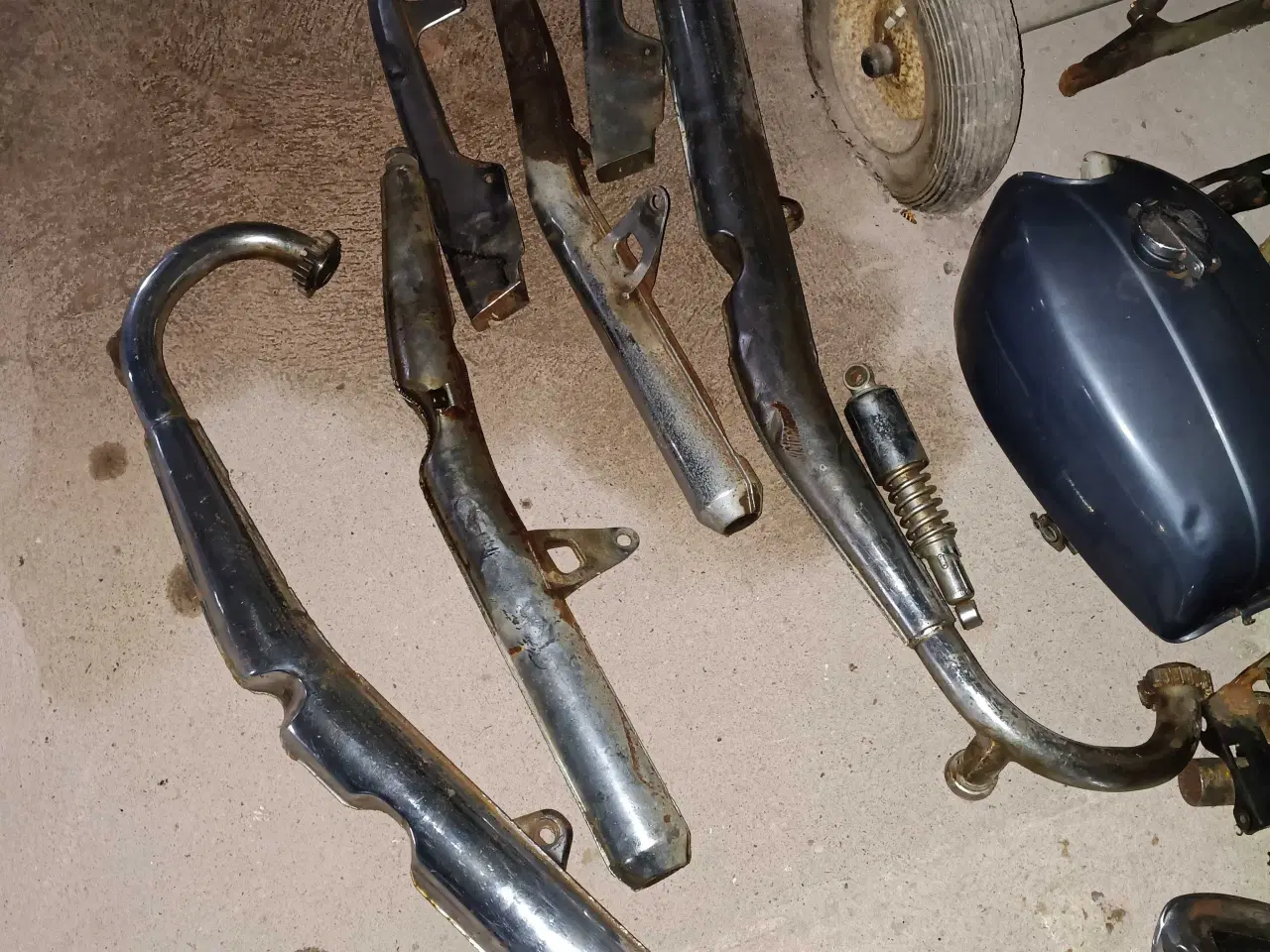 Billede 4 - Diverse reservedele til suzuki gt 380, gt 550, 750