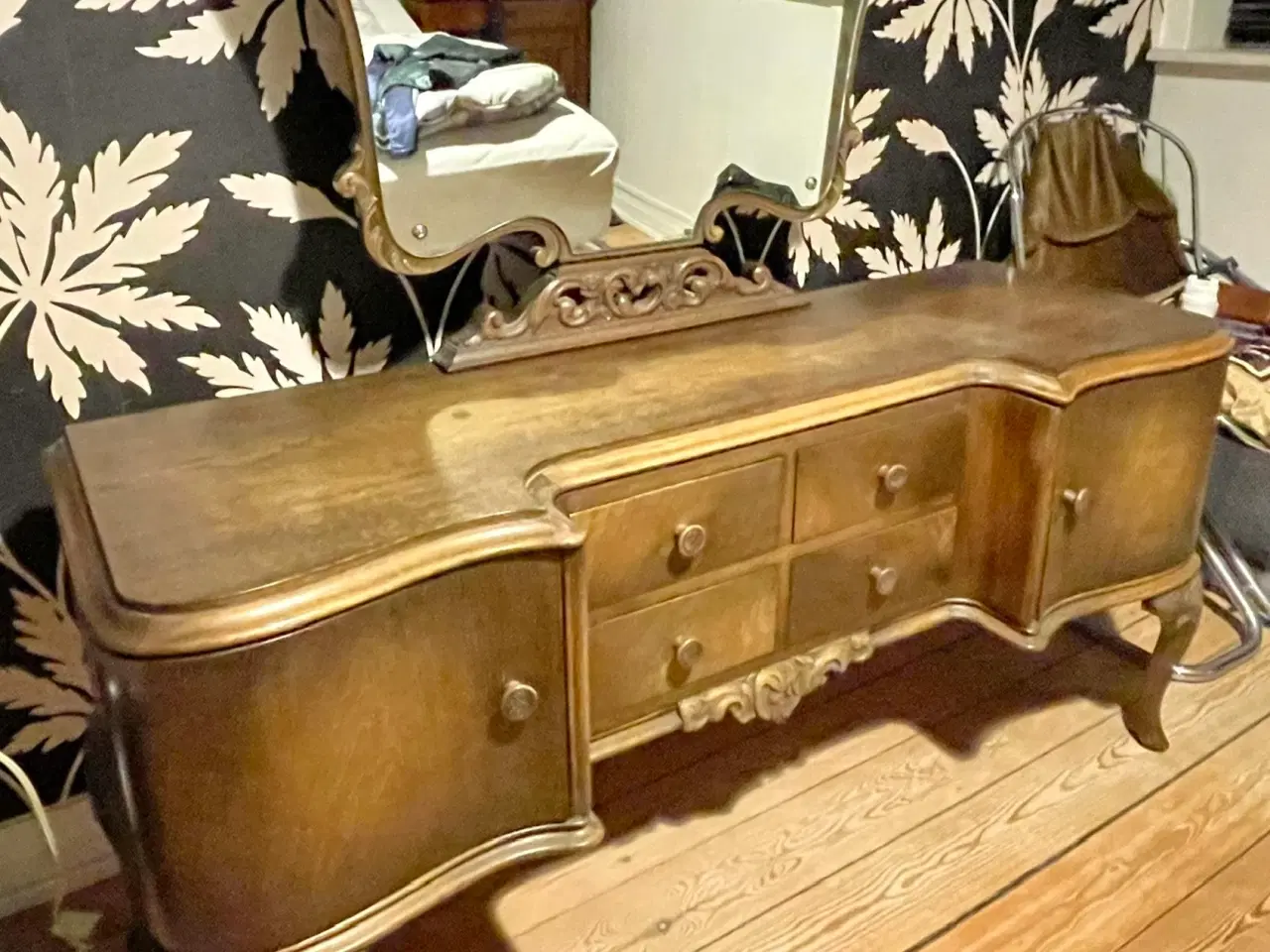 Billede 1 - Vintage sminkebord/makeup bord i egetræ m/spejl