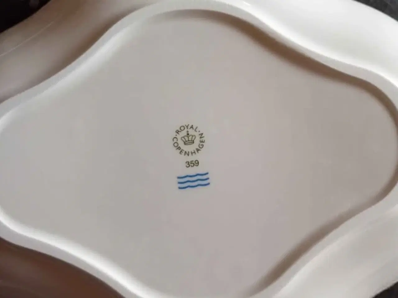 Billede 3 - Royal Copenhagen Stjerne Riflet Jul Fad - 22 cm