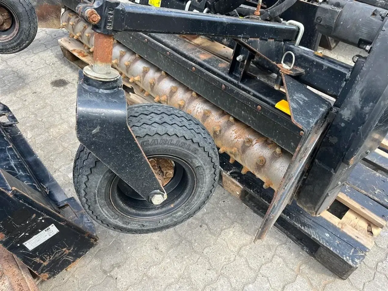 Billede 15 - Caterpillar 259D Med afretter-Powerrake-klippehoved solvl og gafler