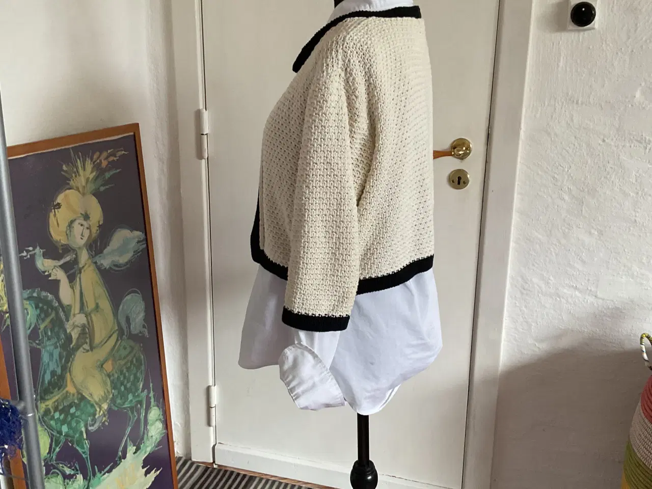 Billede 6 - Ny fin Cardigan, i beige/blå, mrk. XITED, str. 38