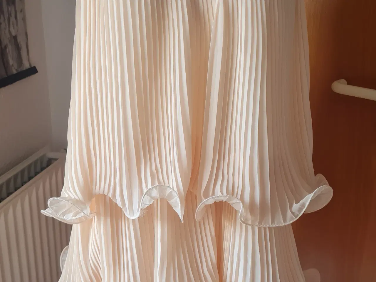 Billede 1 - Lang festlig top str L H&M 