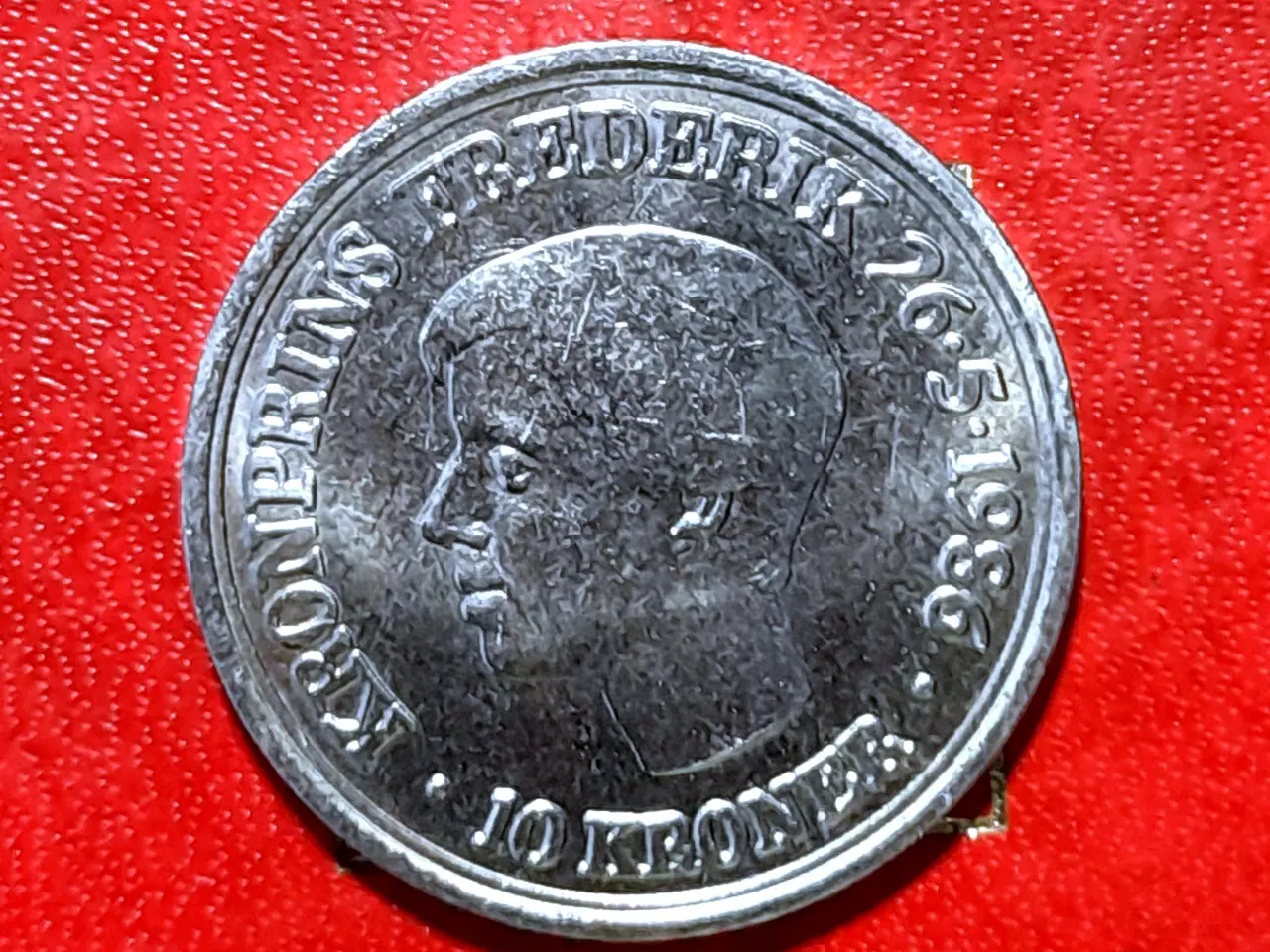 Billede 1 - FLOT TÆT PÅ UNC. 10 KR KRONE 1986 FREDERIK X 18 År