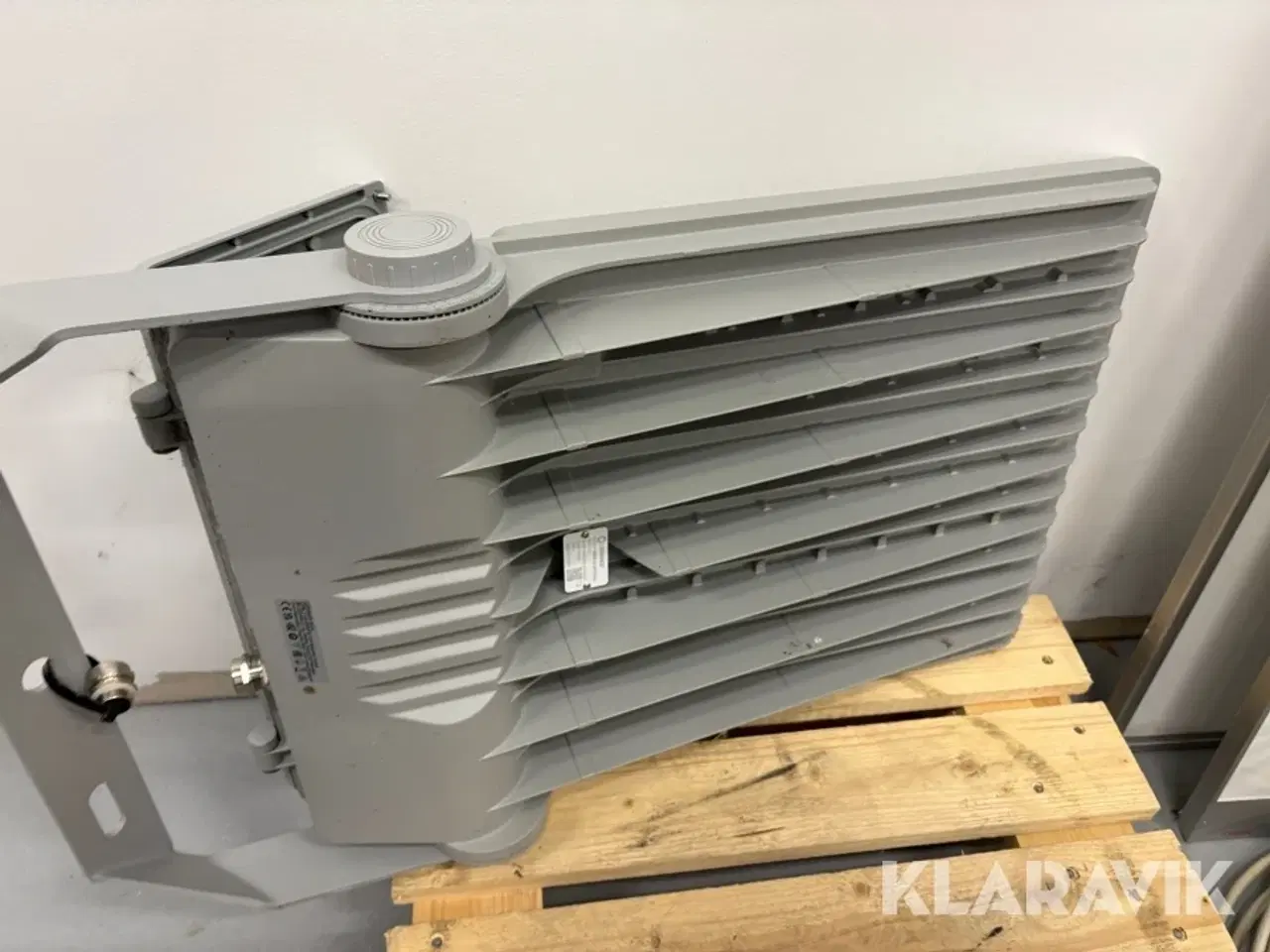 Billede 12 - Overkørsler, kabler og led lampe