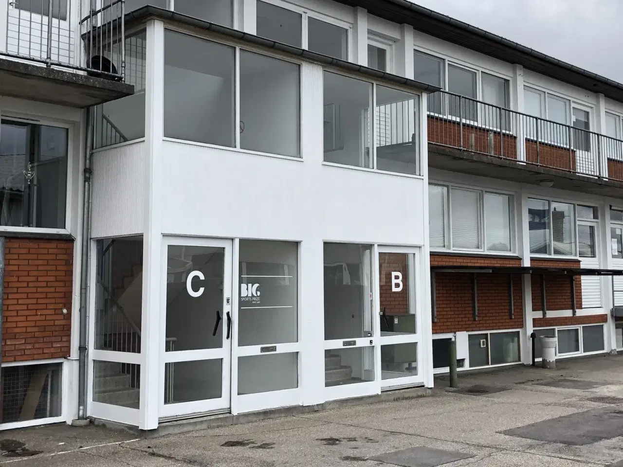 Billede 1 - Velbeliggende kontor- og let lagerlejemål i et populært erhvervsområde i Glostrup