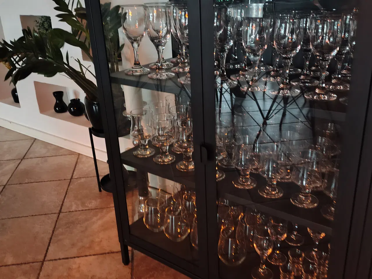 Billede 2 - Brisbane vitrineskabe 3 stk