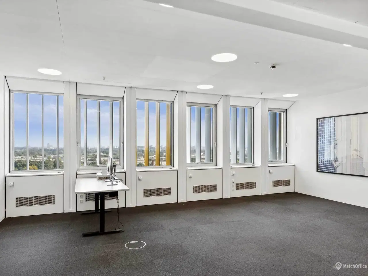 Billede 2 - 275 m² lyst kontorlejemål i Søborg Tower med bemandet reception.kantine og fri parkering.