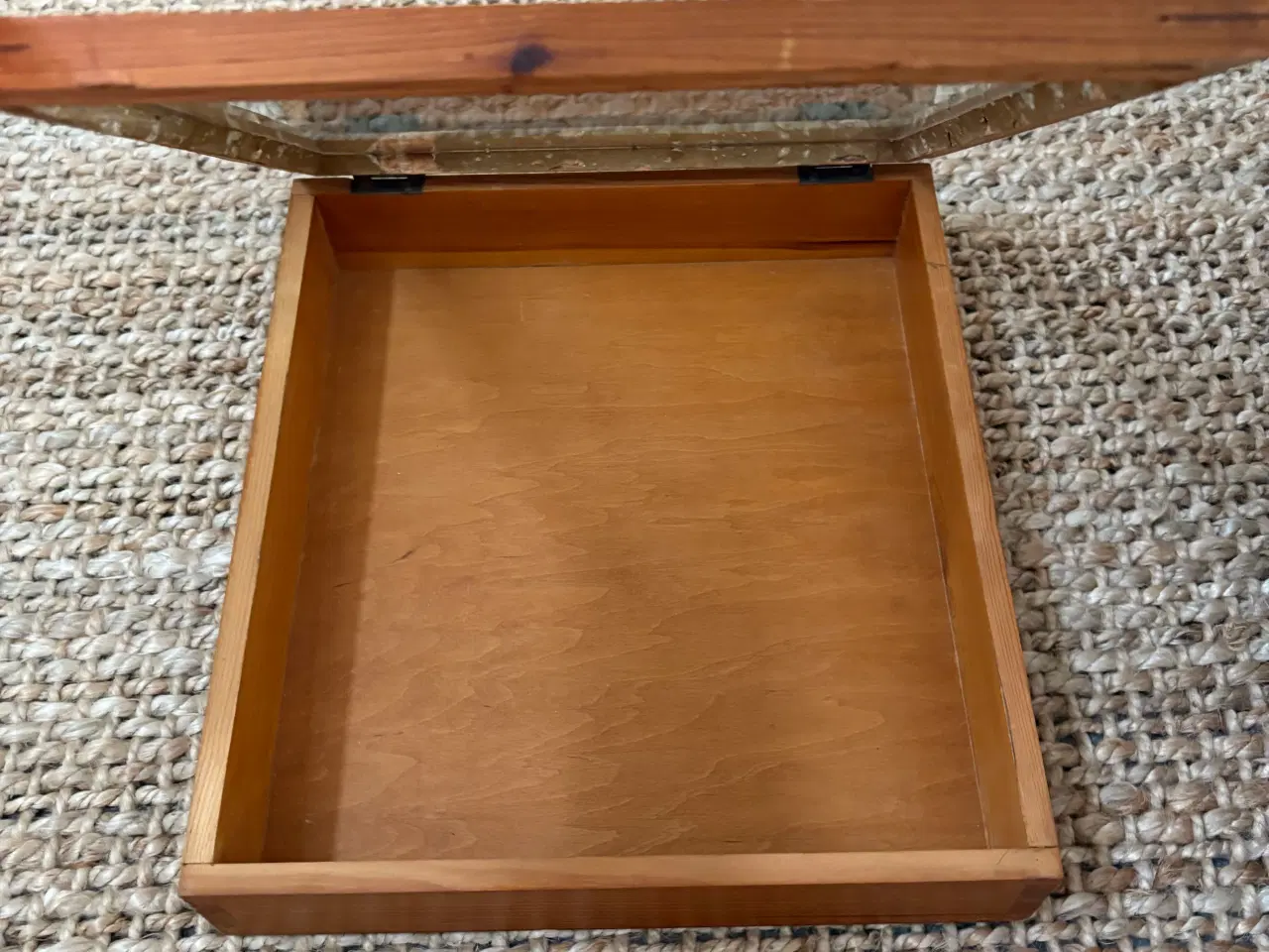 Billede 3 - Antik udstillings kasse med glas
