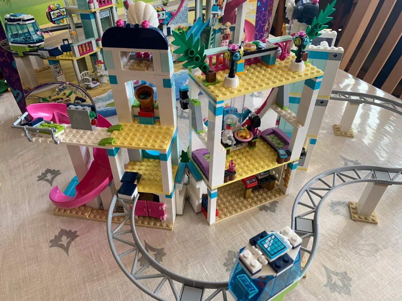Billede 4 - Lego friends Heartlake feriecenter