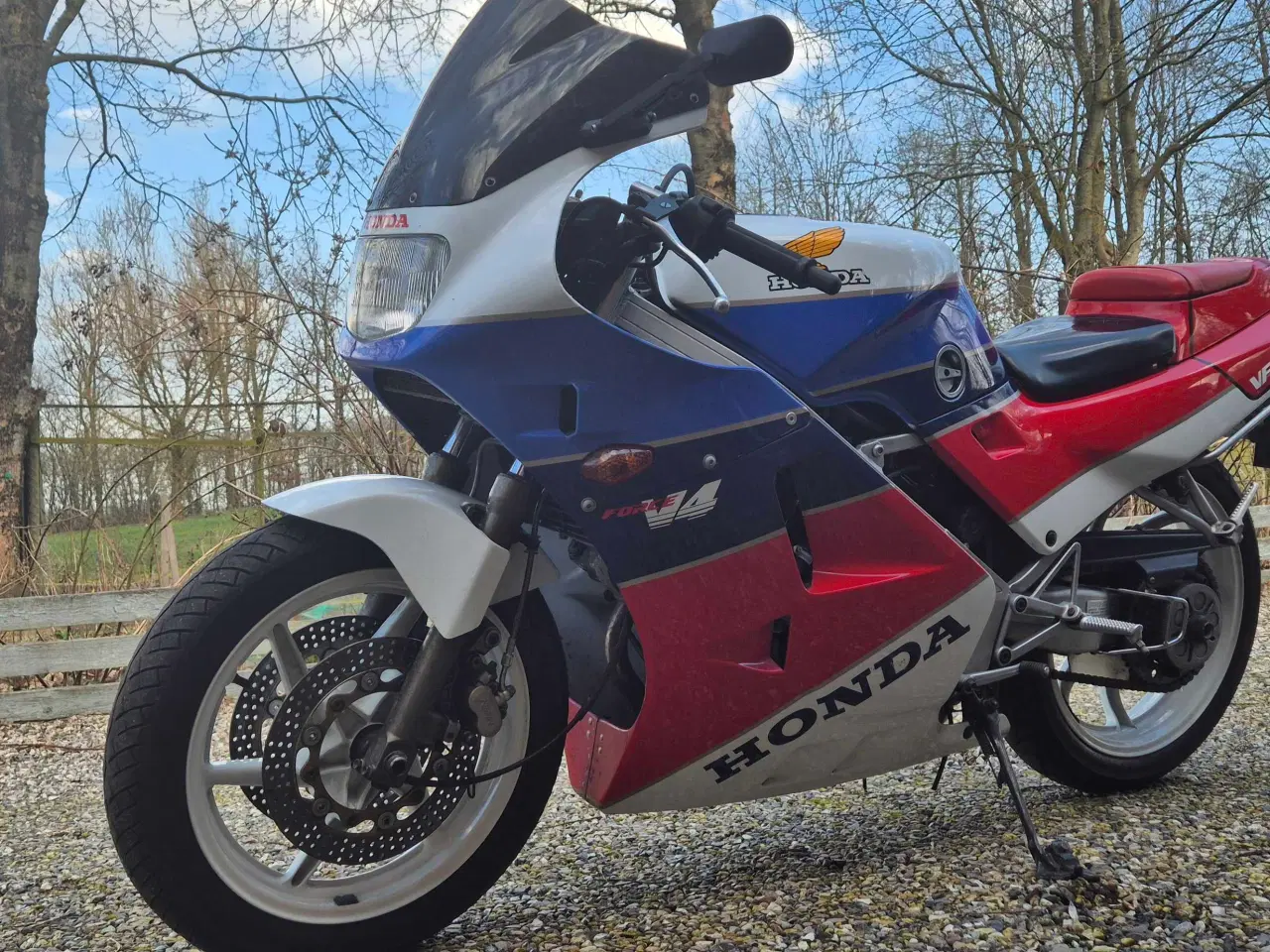Billede 3 - Honda VFR 400RR V4 (samlerobjekt)