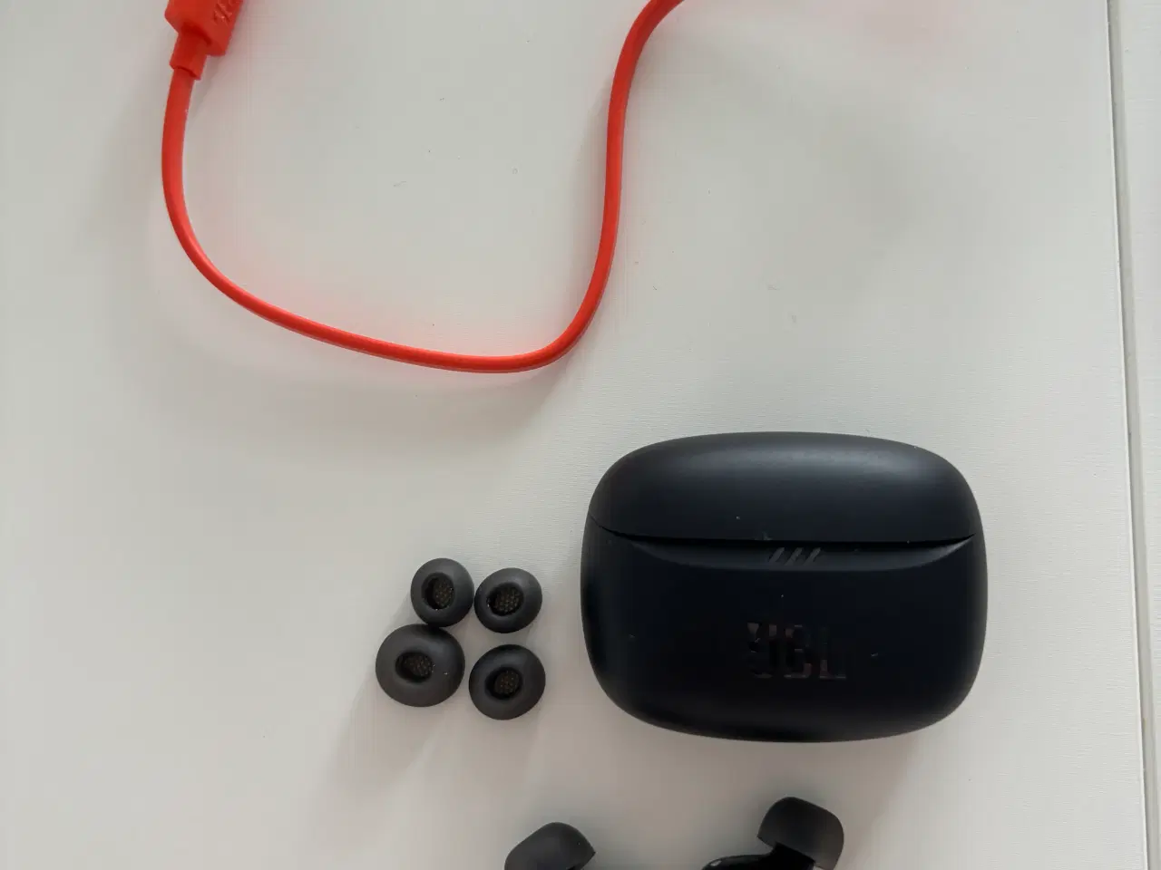 Billede 3 - JBL Tune trådløse in-ear høretelefoner sort