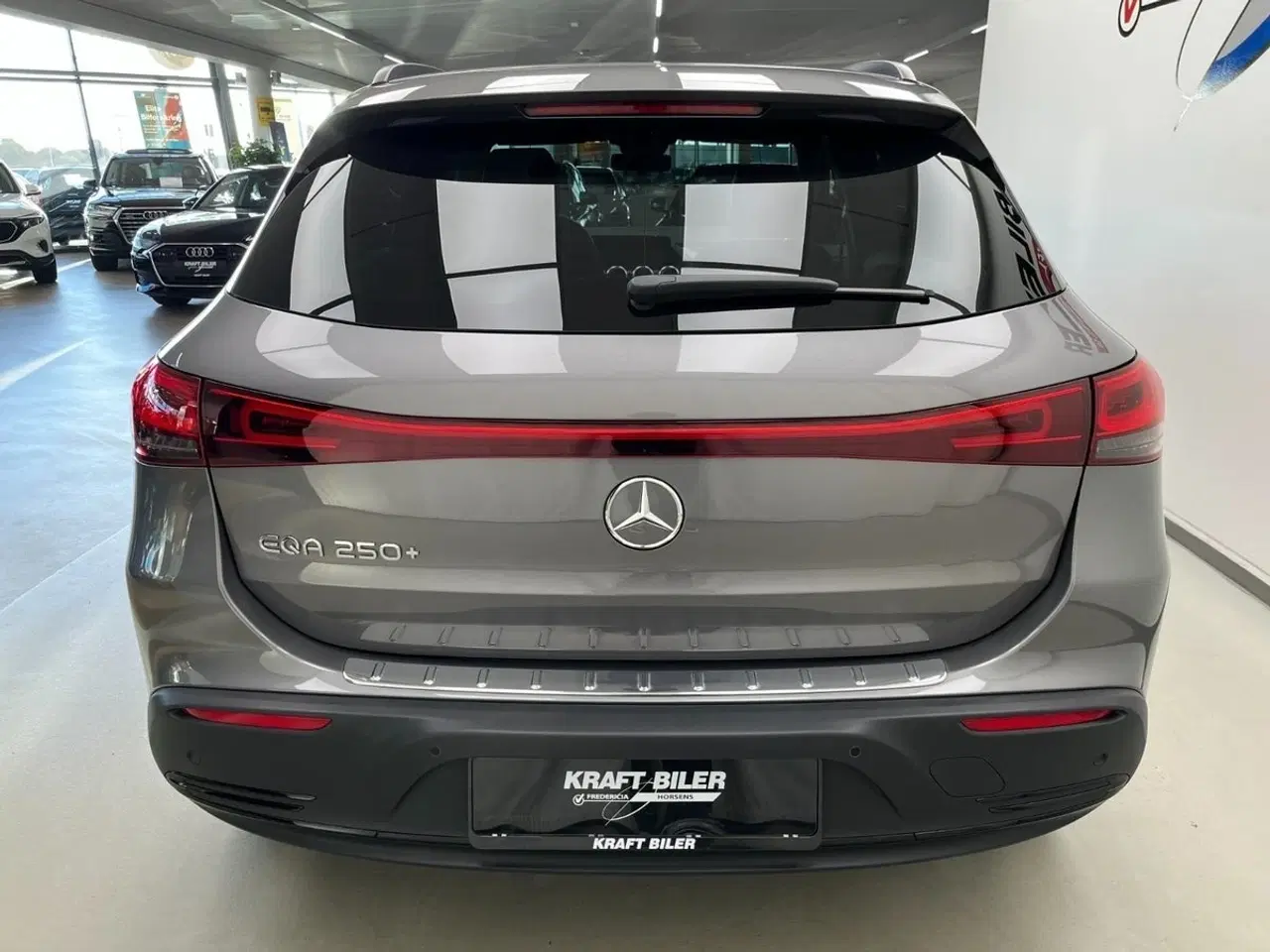 Billede 4 - Mercedes EQA250+  Electric Art