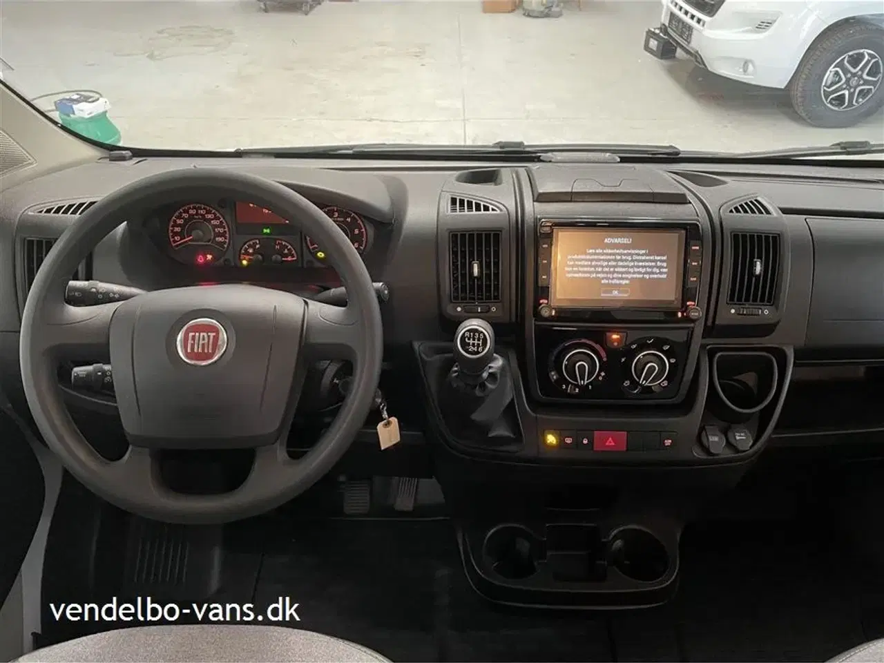 Billede 10 - 2019 - SunLight A 68   EN EJERS - Praktisk familecamper med køjer, 6 sele -og sovepladser - variabel garage