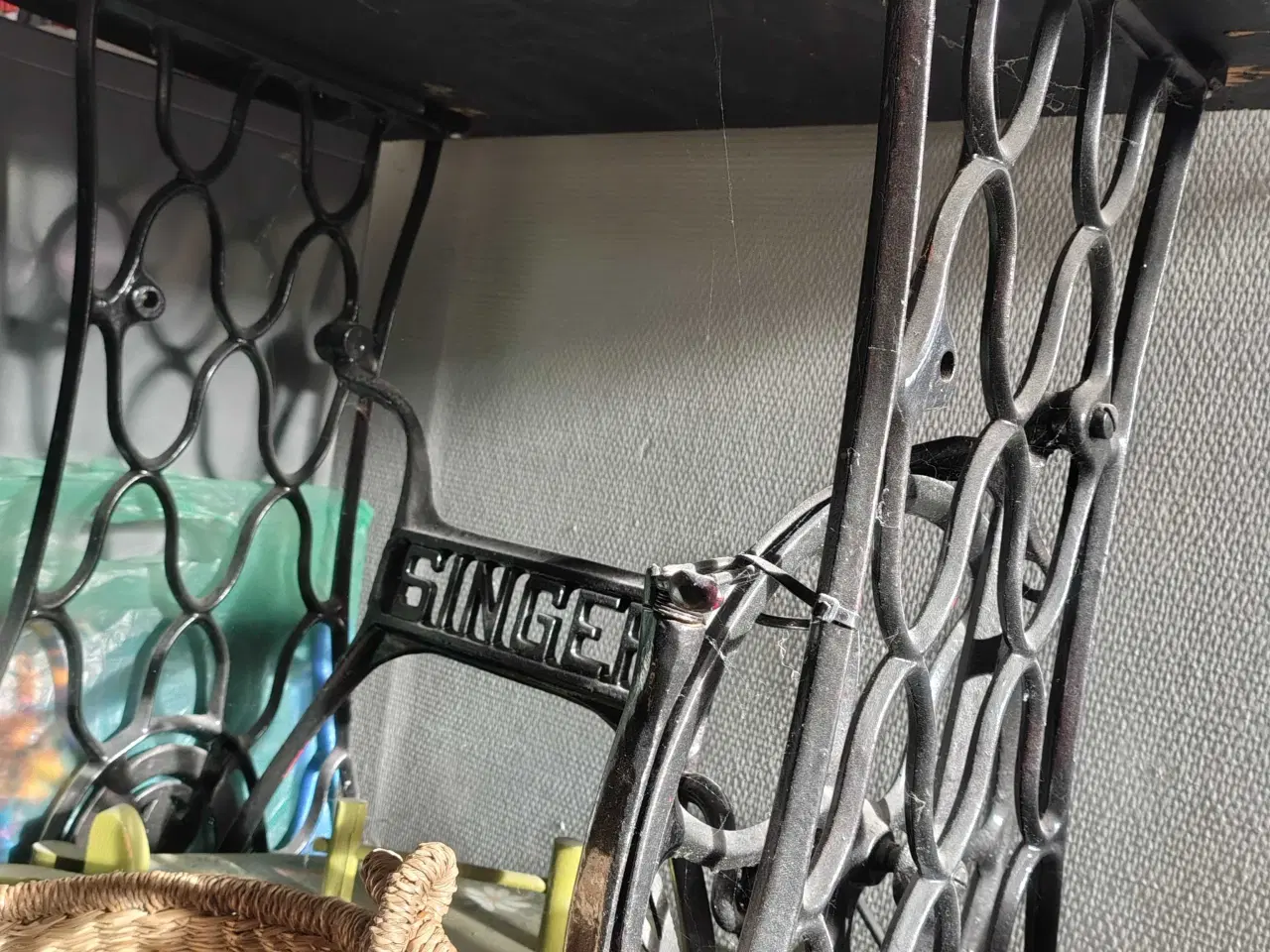 Billede 3 - Antik bord (symaskine)