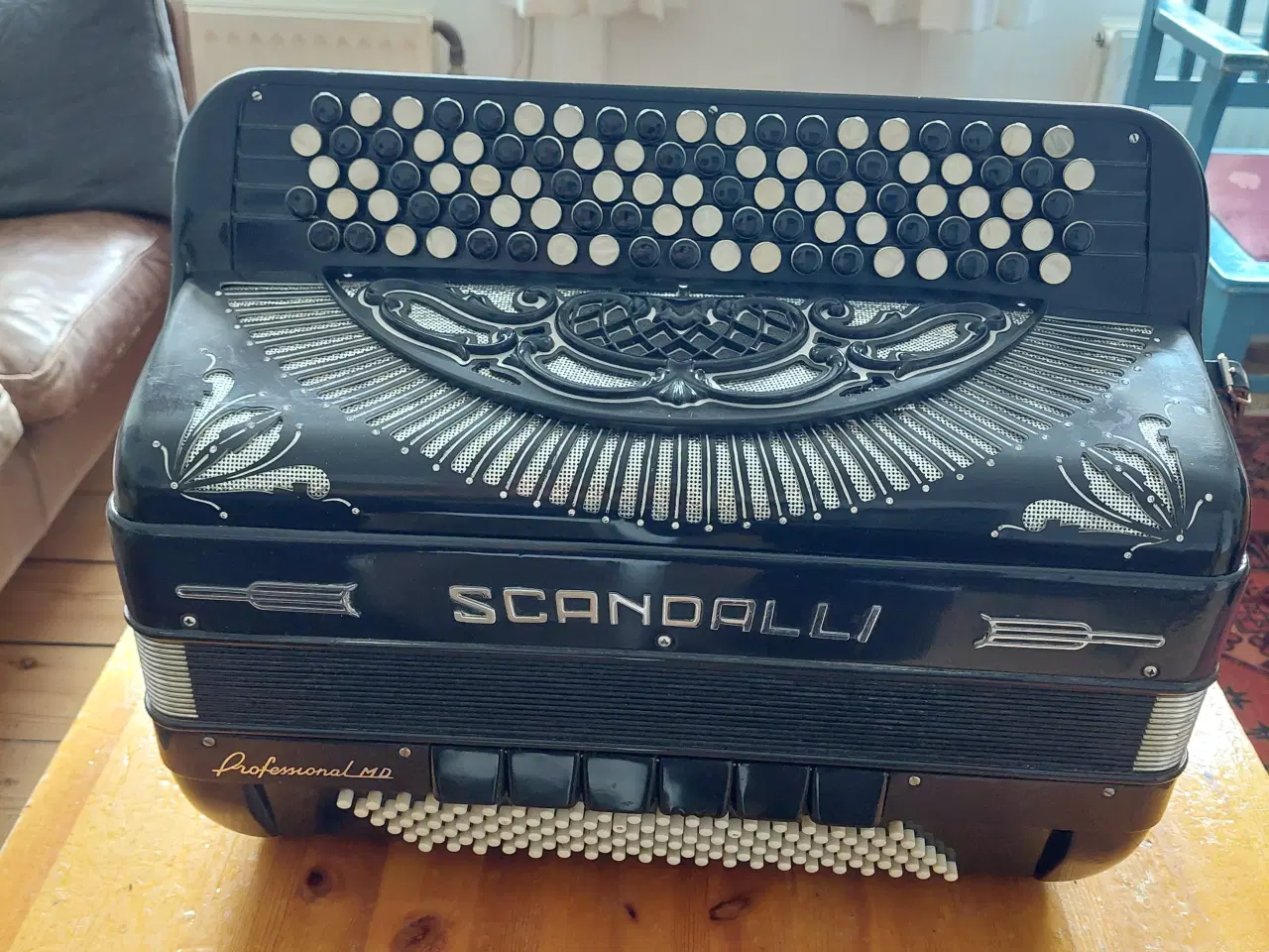 Billede 1 - Scandalli Professional MD knapharmonika