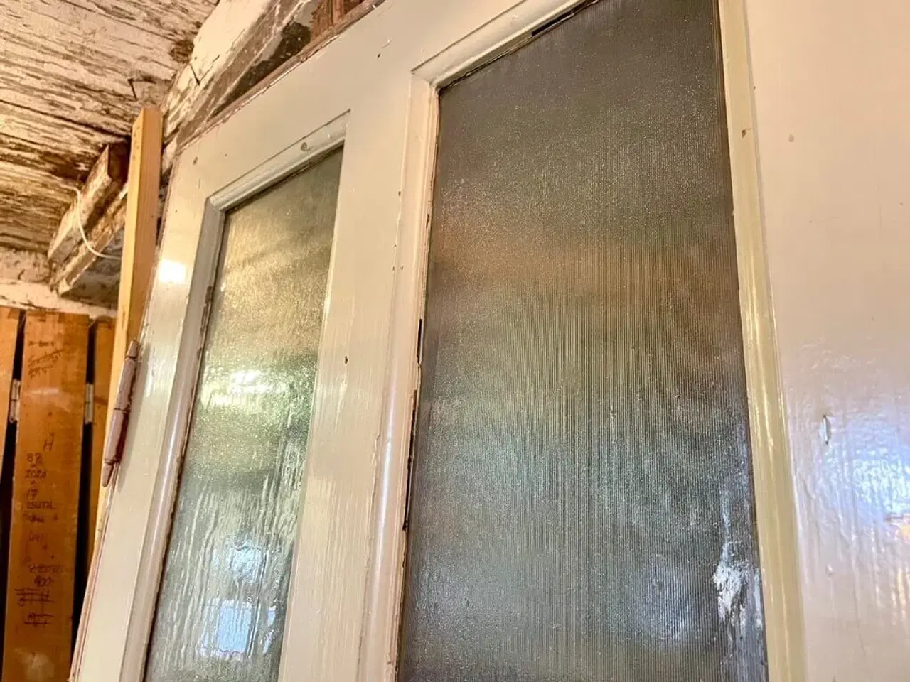 Billede 4 - Klassisk Dannebrogsdør m. glasparti og karm