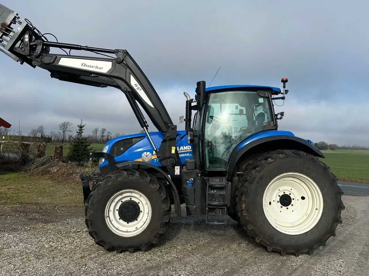 Billede 2 - New Holland T7.165 Med ÅLØ Q65 frontlæsser, frontlift og hitch krog