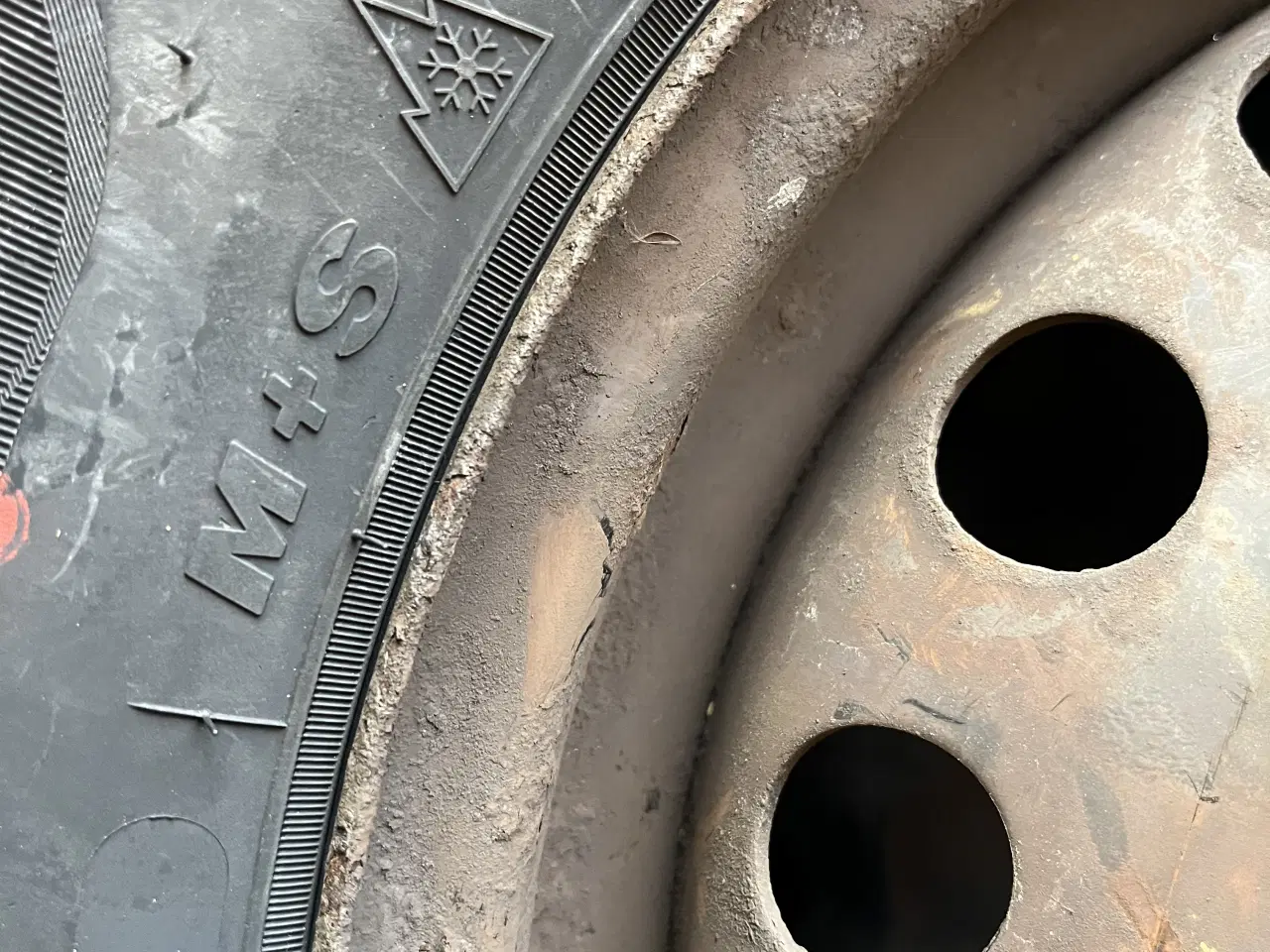 Billede 4 - Nye vinterdæk 175-65-14 VW UP.