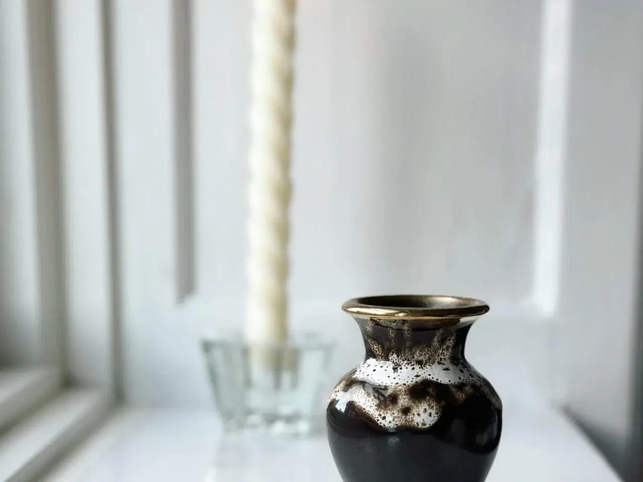 Billede 1 - West Germany miniature, brun m hvid og guld