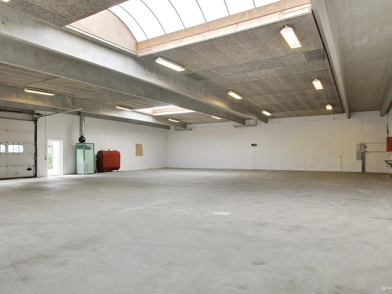 Billede 1 - Indflytningsklart lager på 373 m² tæt på Ebeltoft centrum