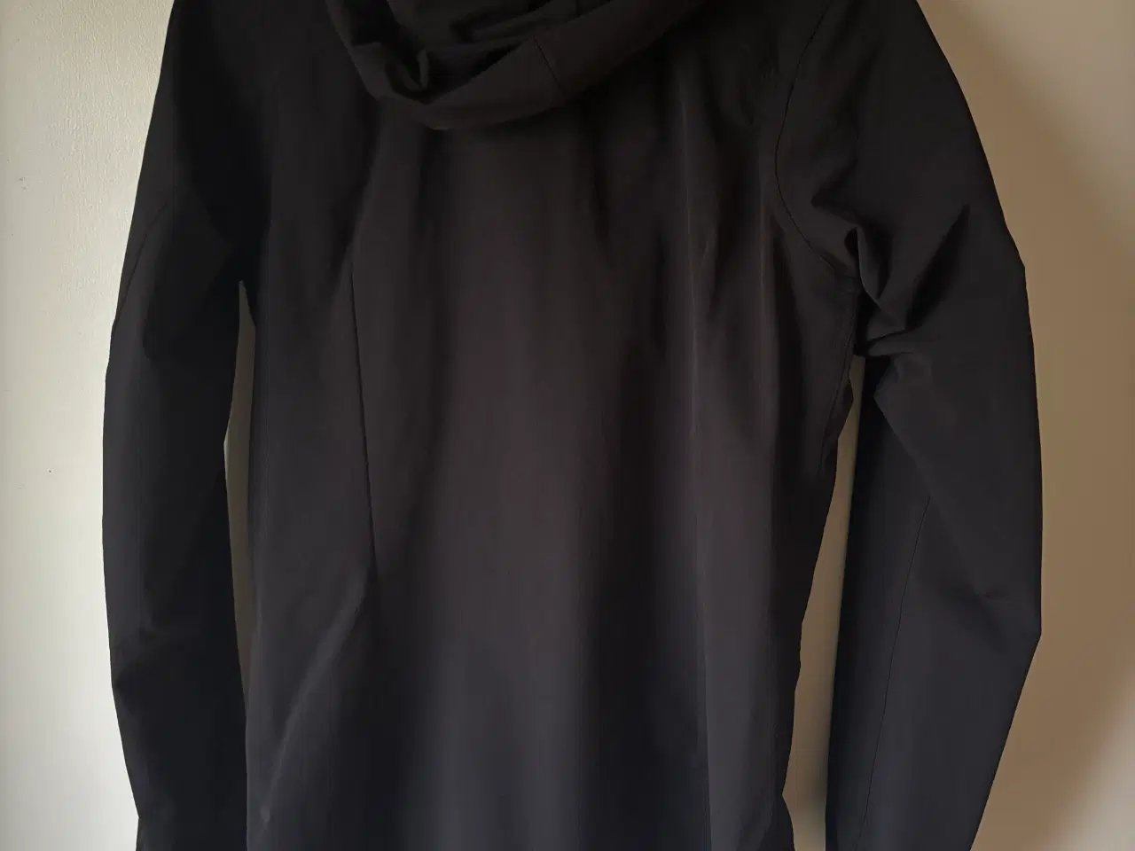 Billede 8 - Pæn Hagløfs jakke i sort med stretch