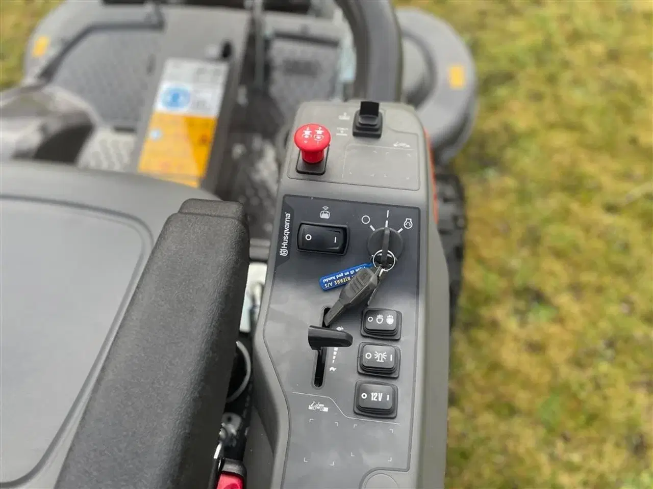 Billede 10 - Husqvarna P524 XR fjernstyret Inkl. combi 122 cm klippebord.