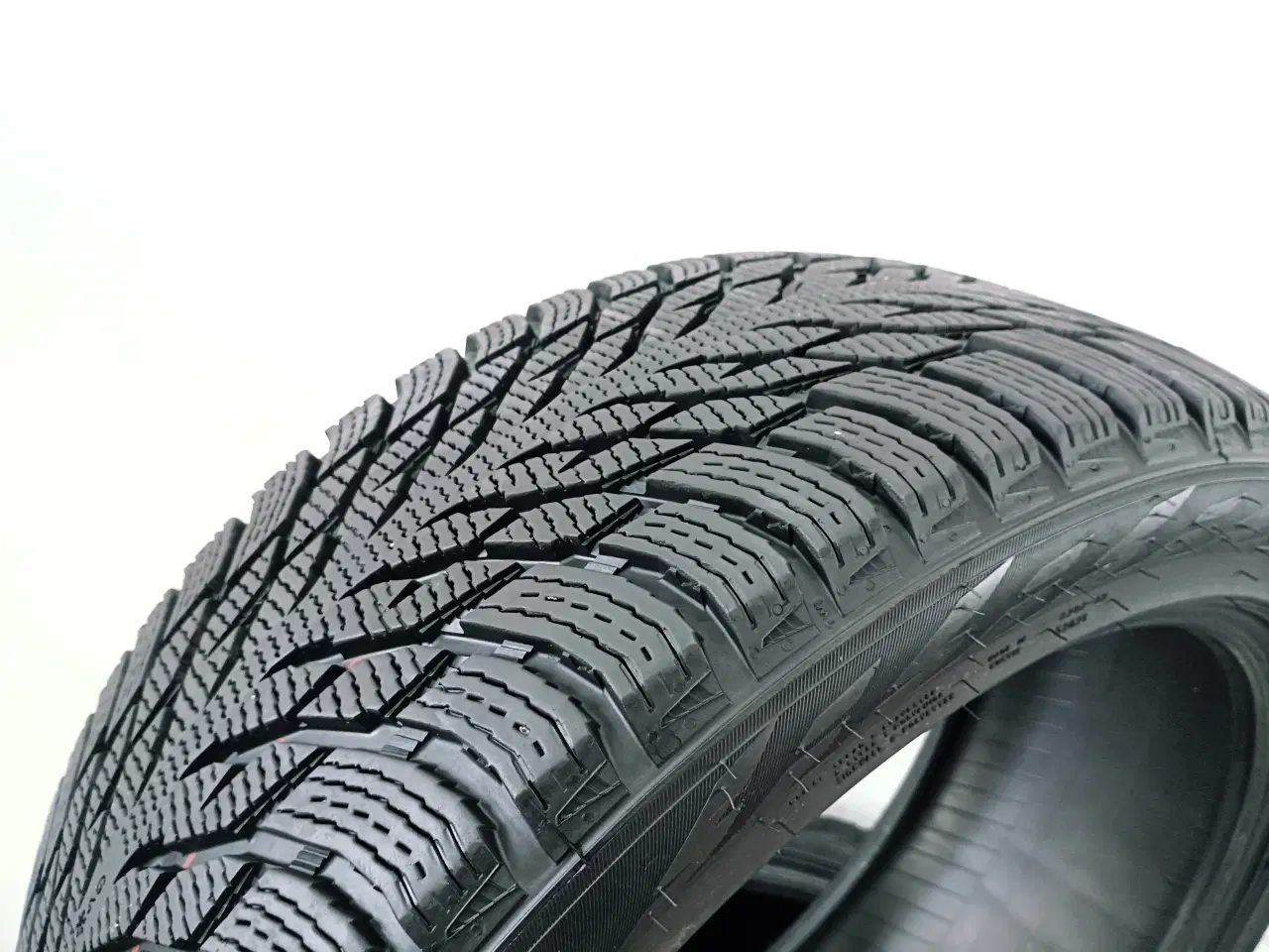 Billede 2 - vinterdæk - 235/45R19 99T Nokian (4 stk)