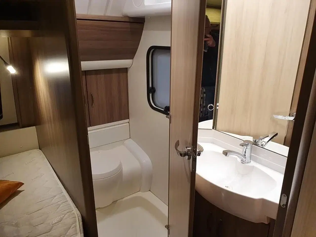 Billede 3 - Campingvogn - Hobby DE LUXE 560 KMFe 2017 