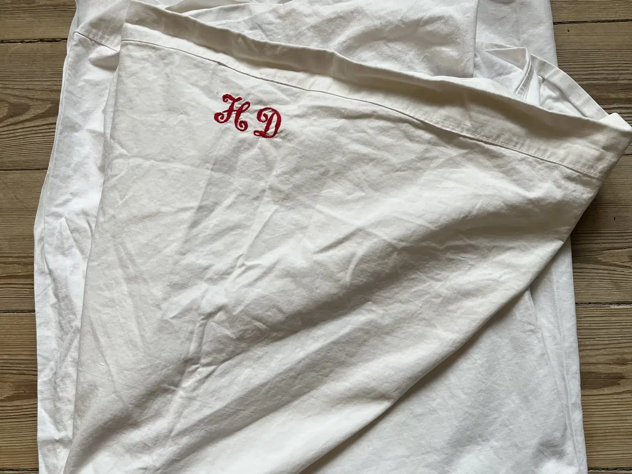 Billede 1 - Sengetæppe med broderi