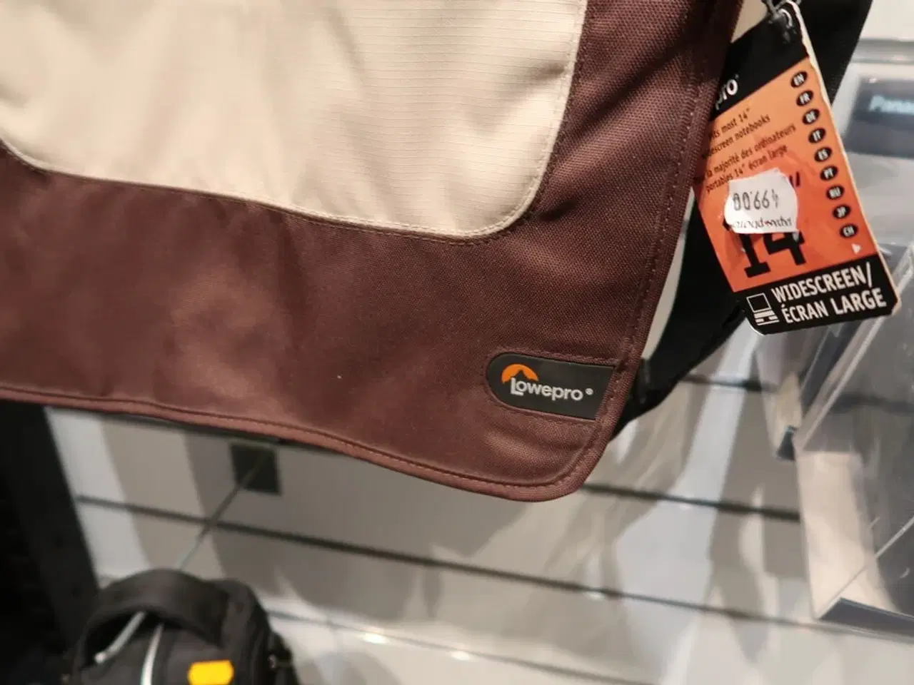 Billede 2 - 2 stk. tasker LOWEPRO, DÖRR
