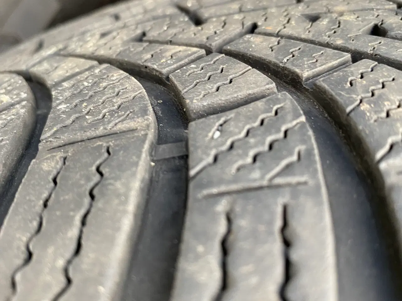 Billede 3 - Vinterdæk på ALU-fælge