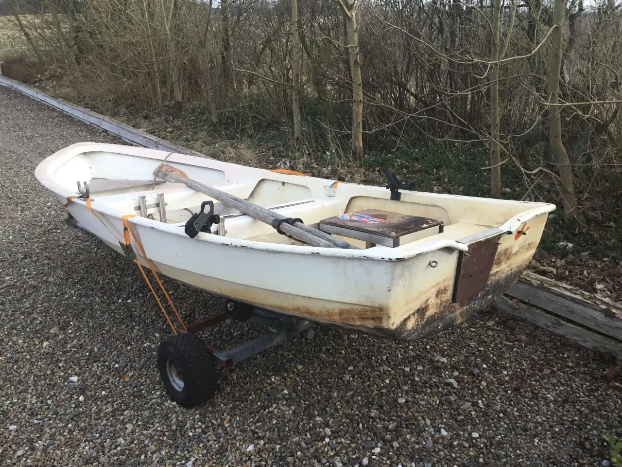 Billede 3 - Jolle 4800cm. Med el motor. Vogn medfølger.