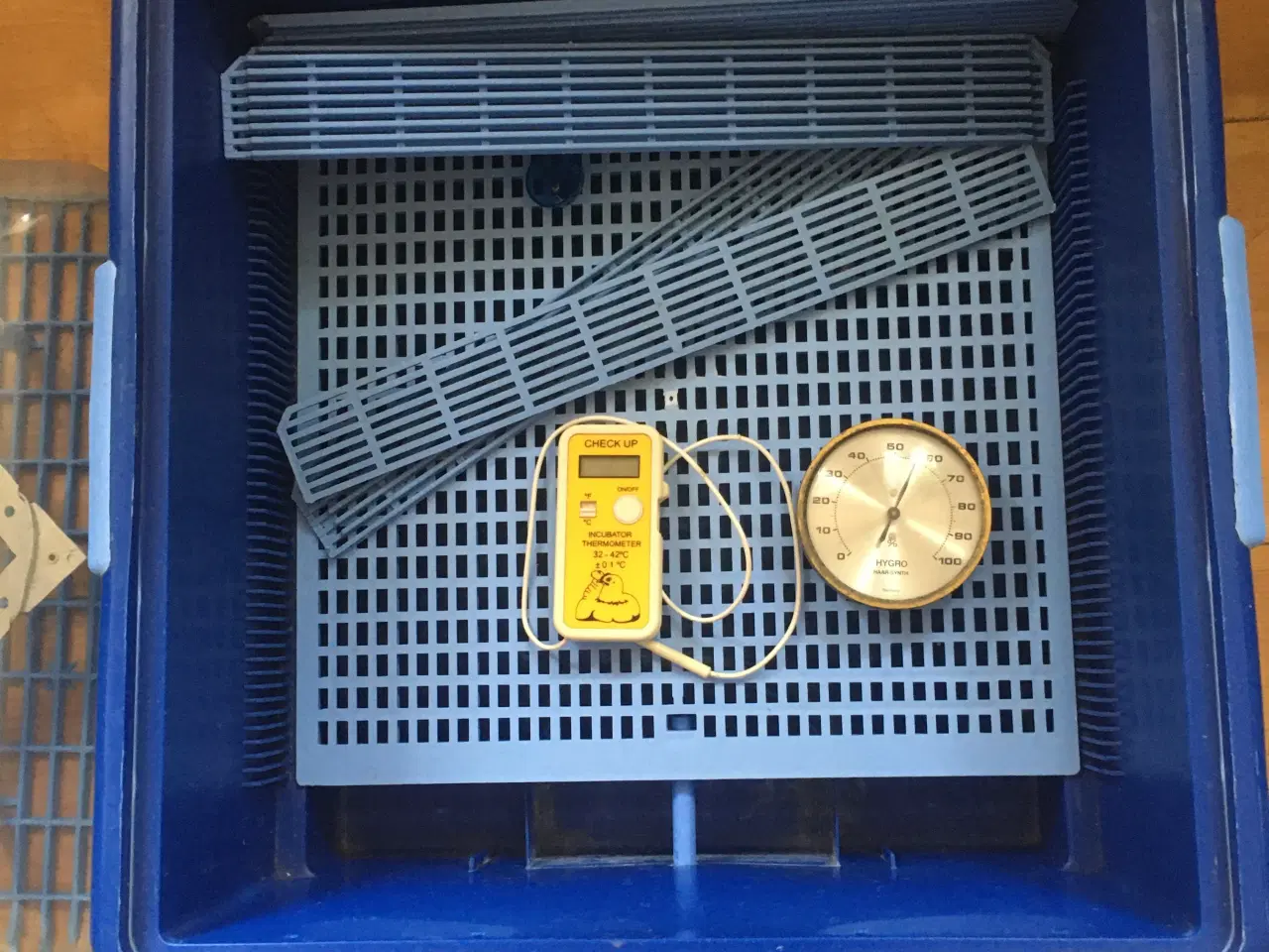 Billede 3 - To rugemaskiner til fjerkræ