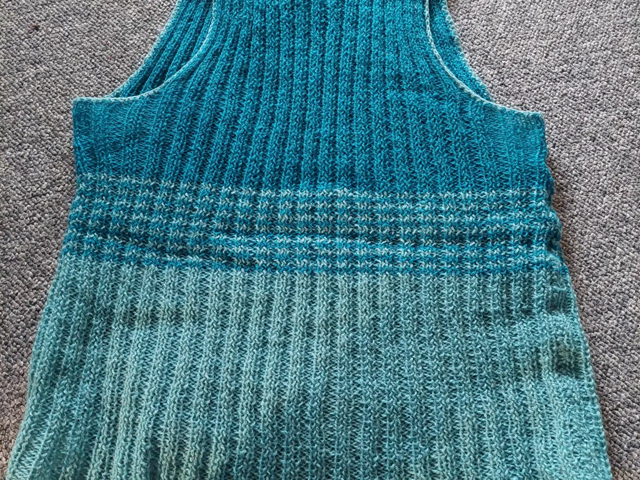 Billede 7 - Vest -  håndstrik