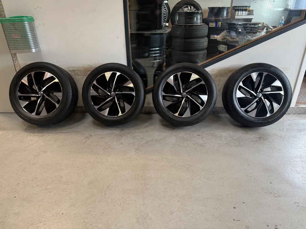 Billede 1 - Originale 19” vw id4 alufælge med hankook sommerdæ