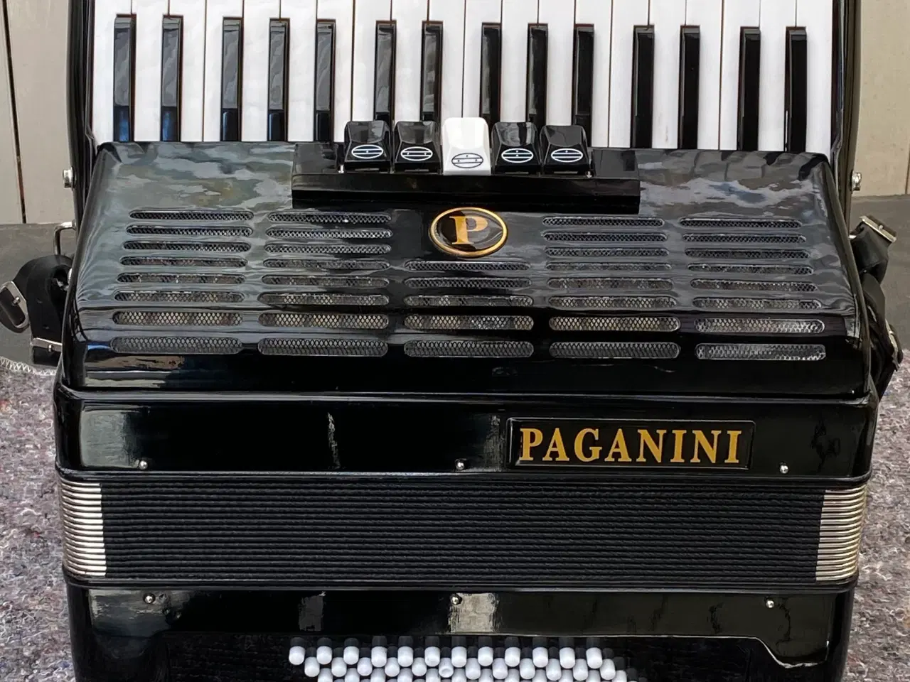 Billede 1 - Brugt Paganini 72-harmonika til salg